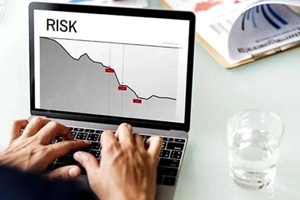 Optimizing Business Continuity Minimizing Outages and Managing Risk – by Nikhil Raj